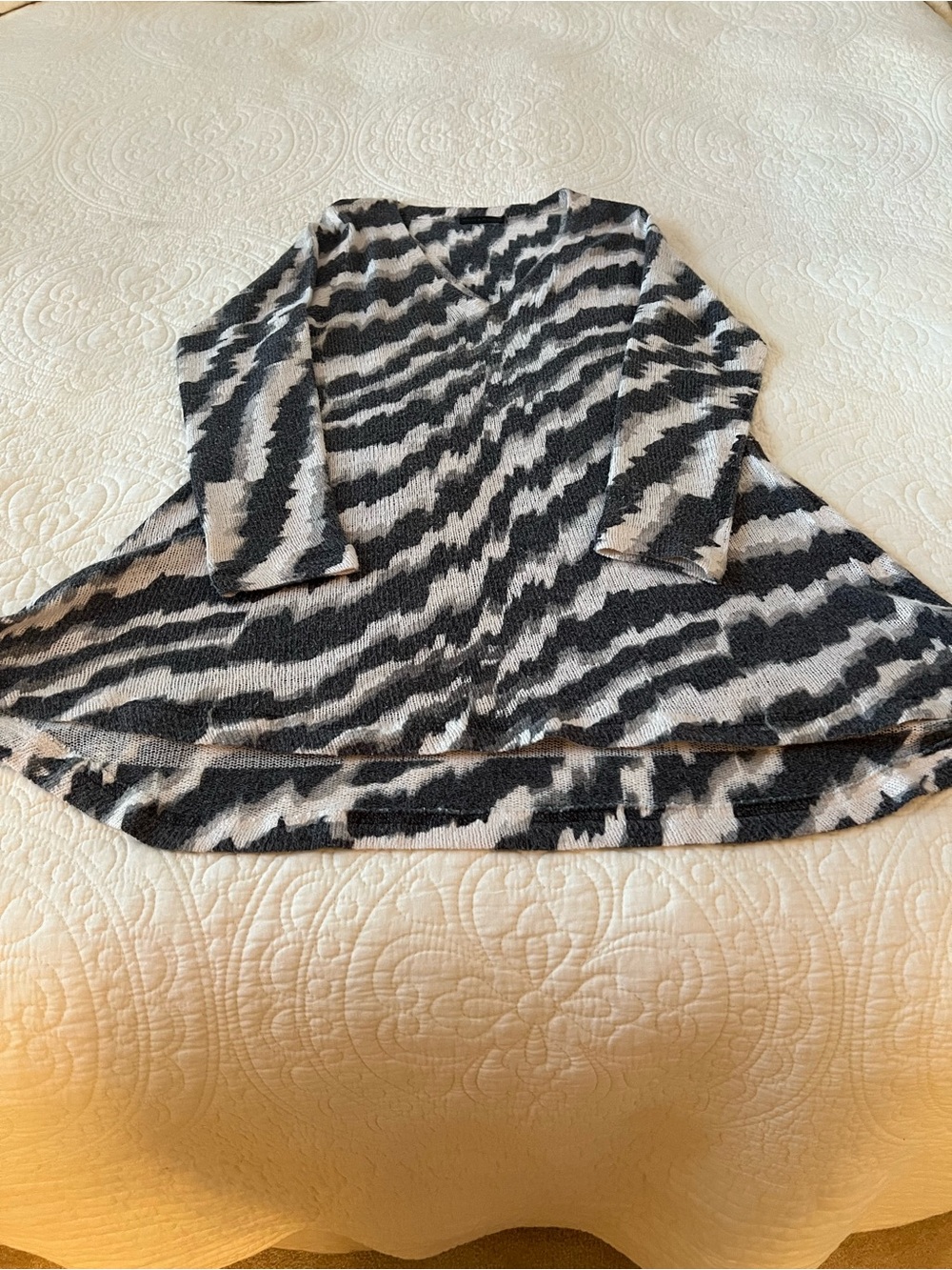 Nally & Millie Black and White Zebra-Print V-Neck Tunic